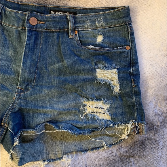 BlankNYC denim shorts - Picture 5 of 11